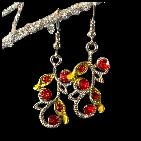 🎁 Red Crystal Butterfly Necklace Earring Set - Picture 6 of 12